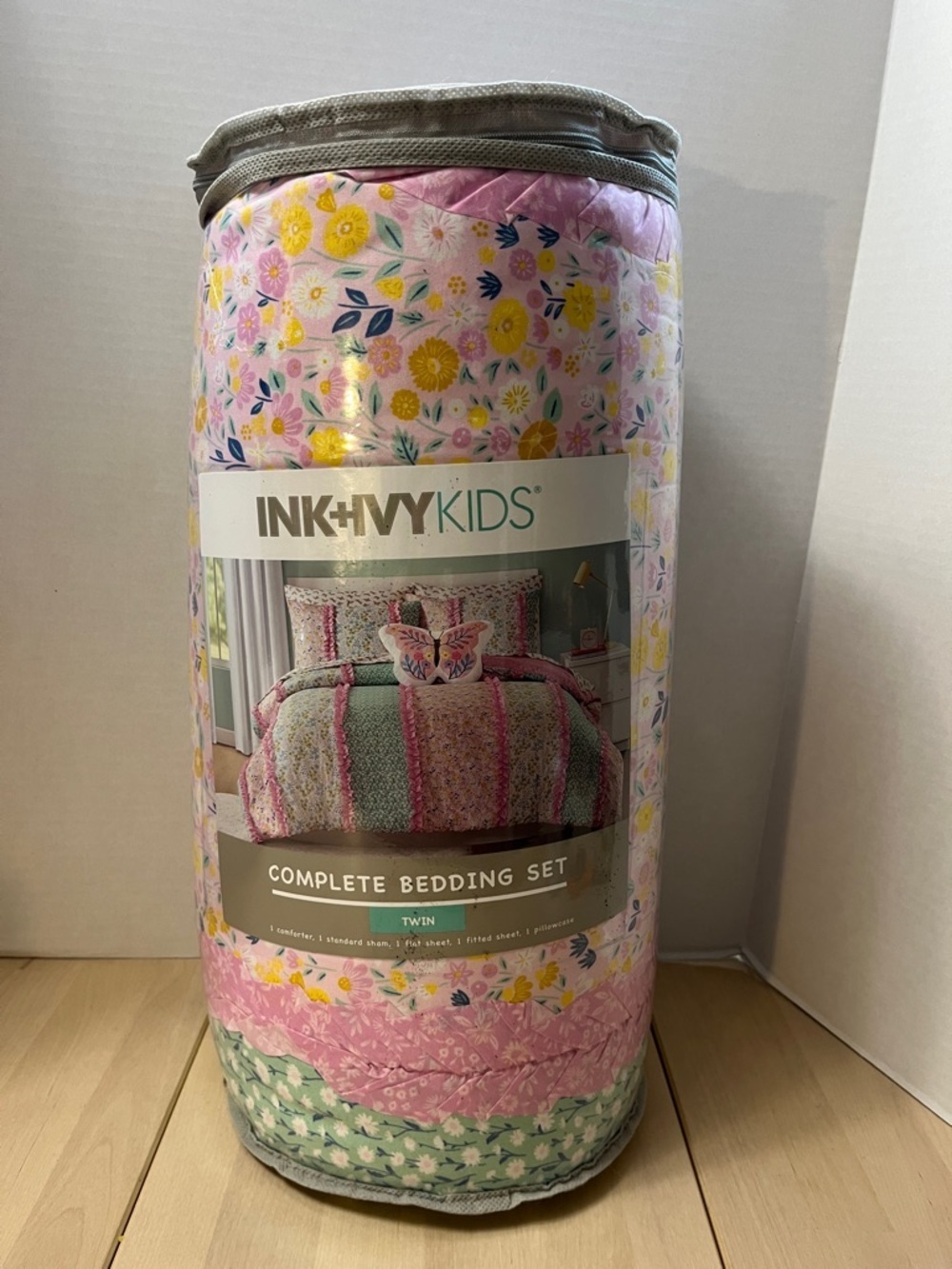 INK + IVY Kids Pink & Green Floral Complete Bedding Set - Twin Size - New in Pkg